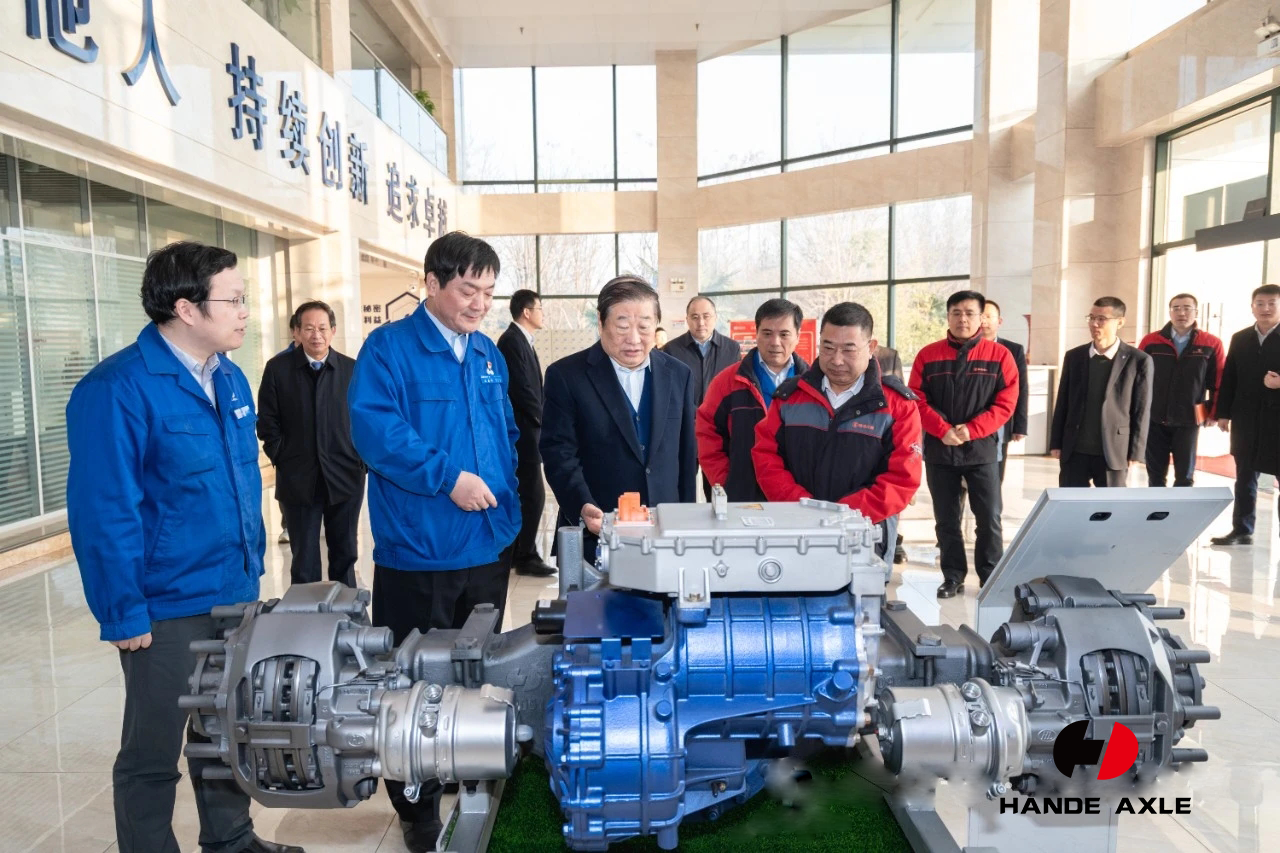 Tan Xuguang, president of Weichai Power visited HanDe Axle for HanDe further development